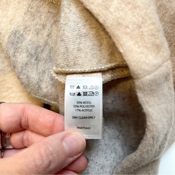 Adrienne Vittadini Wool Blend fuzzy sweater coat Striped Cream Brown Gray - Picture 9 of 9
